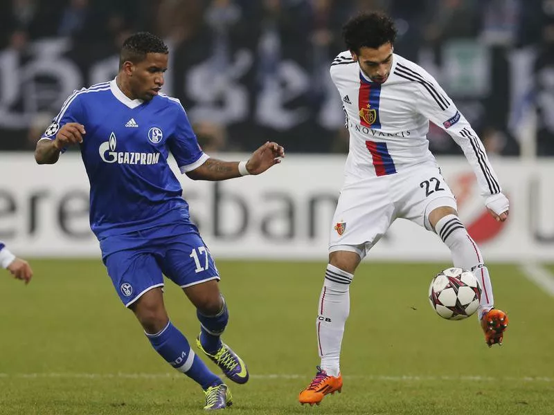 Mohamed Salah controls ball